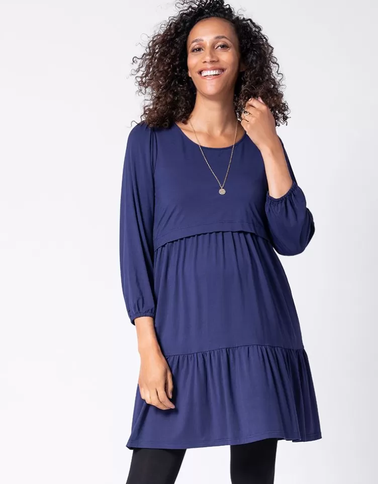 Seraphine Robe grossesse et allaitement à volants – Bleu marine | < Vêtements d'allaitement | Robes